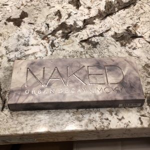 Urban Decay Smoky palette